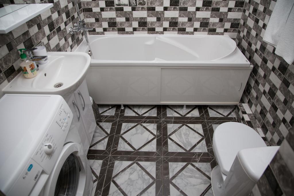 Flat2Let Appartement Boryspilʼ Buitenkant foto