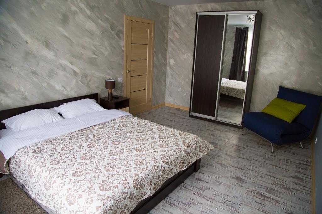 Flat2Let Appartement Boryspilʼ Buitenkant foto